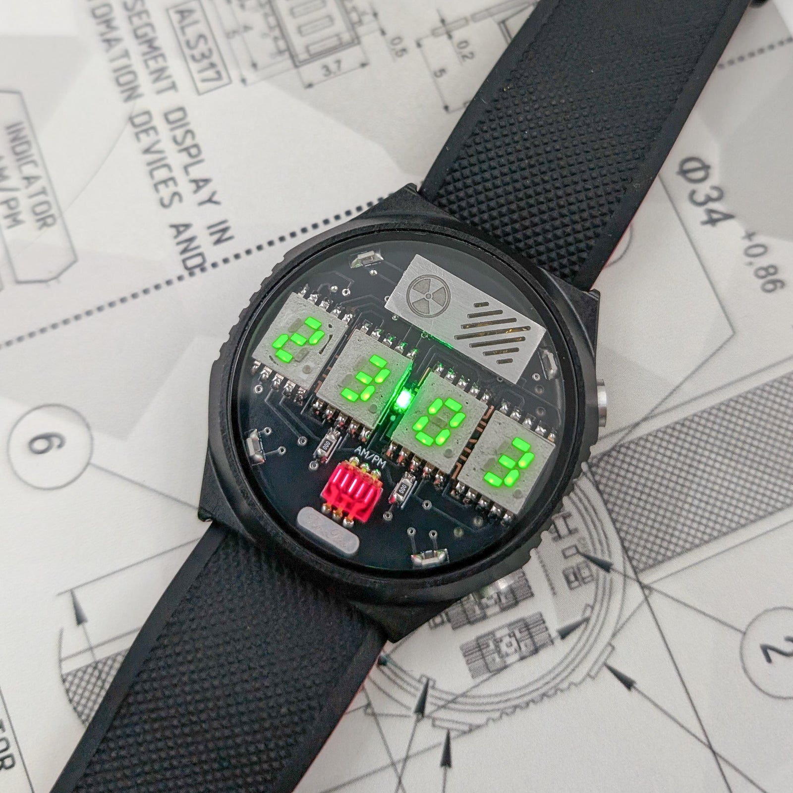 RETRO LED WATCH 'TimeRed' Green Rad